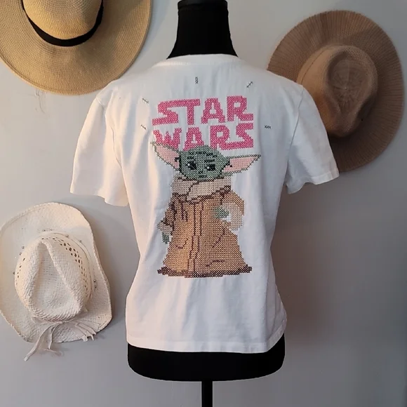 Zara White T-Shirt with Cross Stitch Baby Yoda - Picture 7 of 8